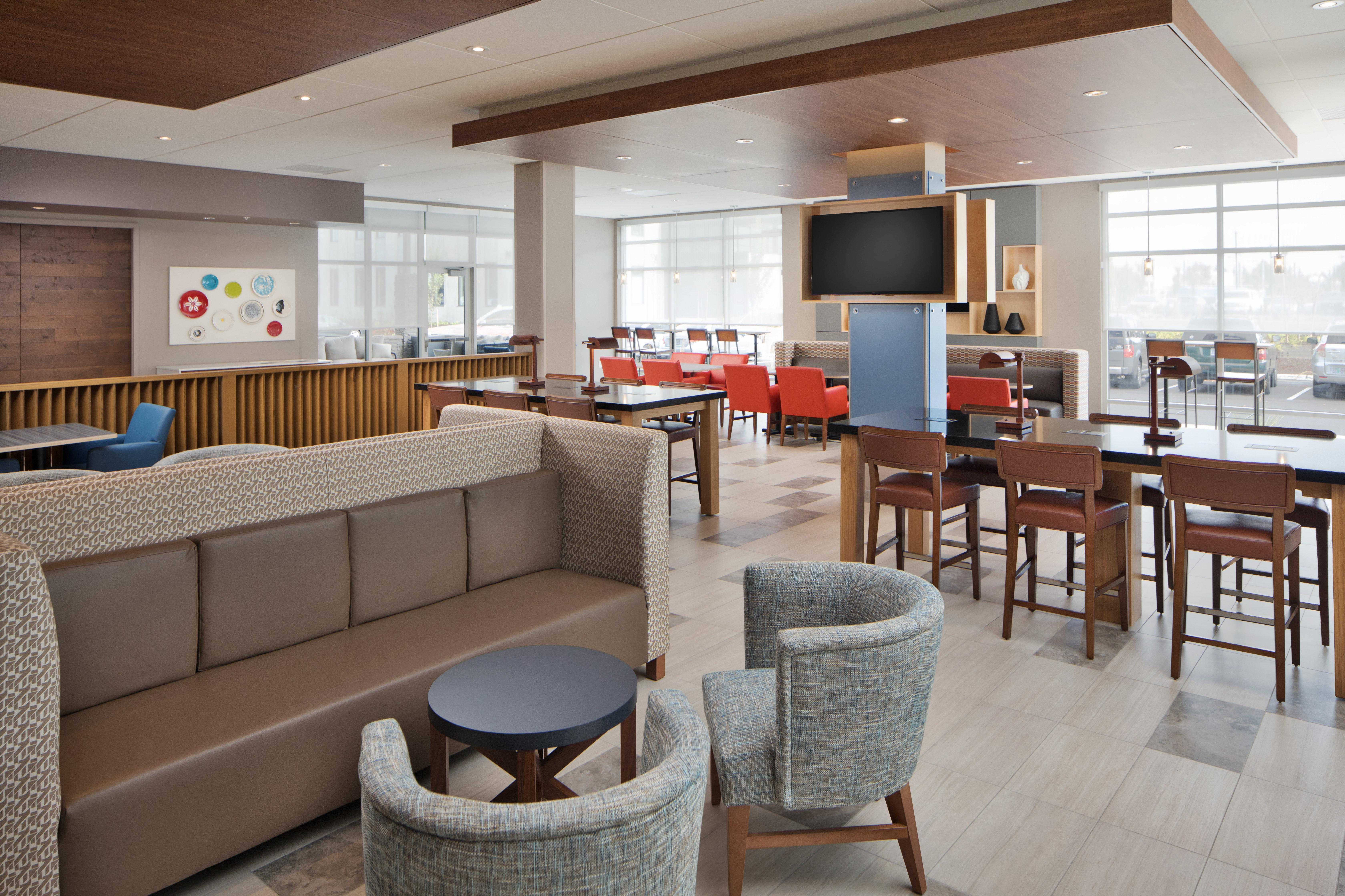Holiday Inn Express & Suites - Portland Airport - Cascade Stn By Ihg Exteriér fotografie